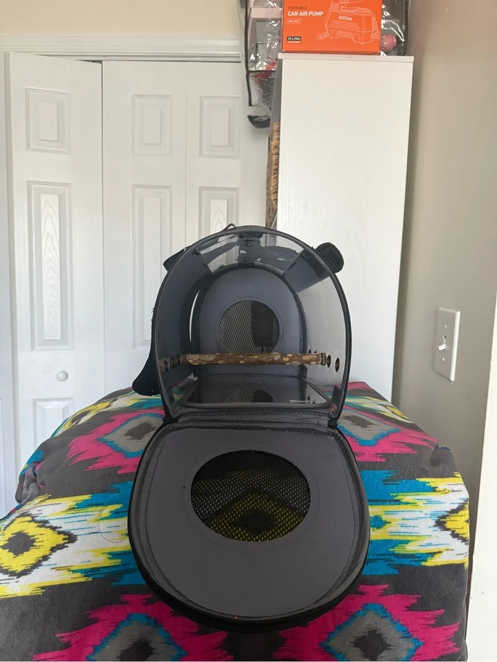 Clear-Sided Black Bird/Pet Carrier with Vent Panels - Picture 4 of 4
